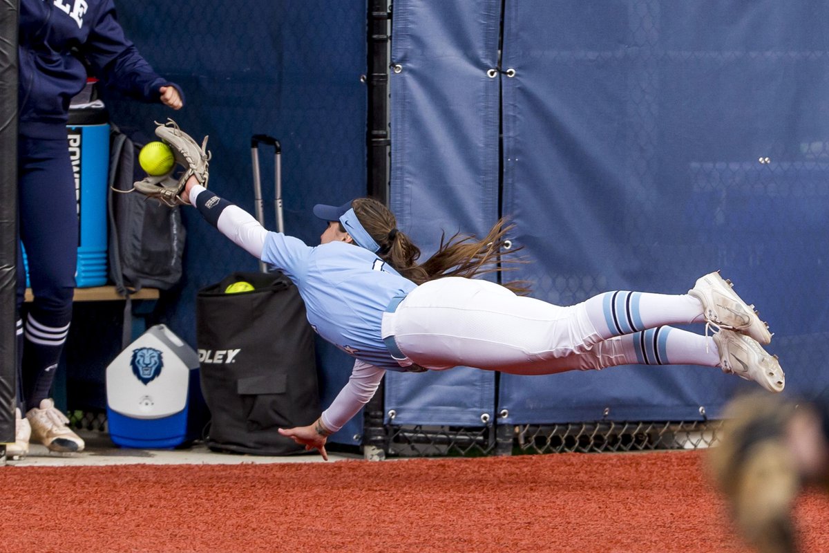 NCAASoftball's tweet photo. Vote for the #NCAASoftball Photo of the Week 📸

1⃣ @UKsoftball Stomp at home 🦶
2⃣ @RazorbackSB KB blasts off 🚀
3⃣ @JMUSoftball Squad goals 🤝
4⃣ @CULionsSoftball All out effort 😤 https://t.co/cotDFWwo2Q