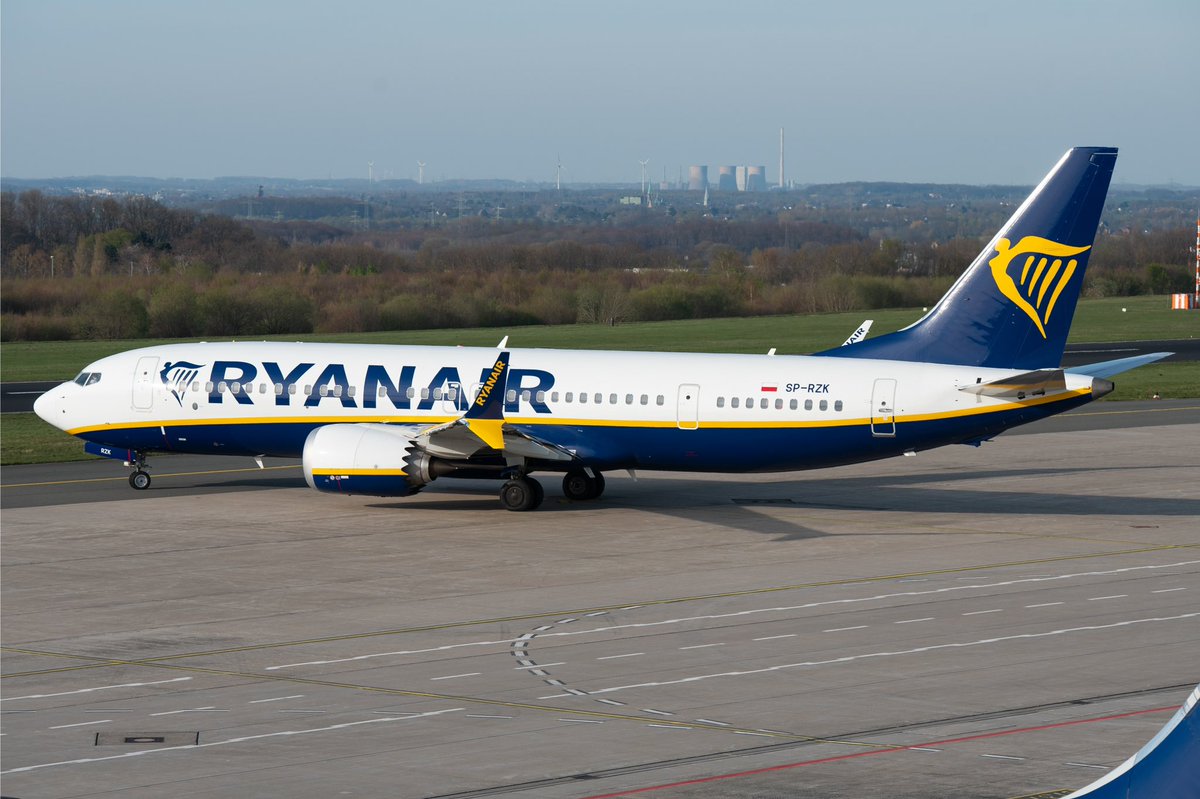 TKPhotography5's tweet photo. Ryanair Boeing 737 Max 8-200 #SPRZK for the first time at @DortmundAirport 
Glad to see this B737 Max 8-200 in the Ryanair livery here 🇩🇪✈️📸😍 #ryanair #buzz #b737max #b737 #dortmund #dortmundairport #krakow #aviation #airplane #planespotting #nikon #tamron #photography #avgeek https://t.co/5DNRiBj89u