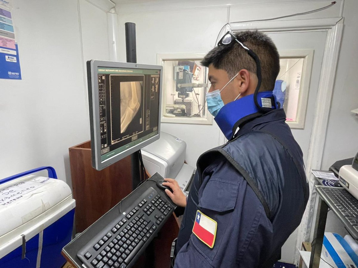 Armada_Chile's tweet photo. El Patrullero Médico-Dental "Cirujano Videla" lleva a cabo la segunda ronda médica del mes en área de Isla Chaullín
Esta semana el equipo médico atenderá también a las familias de #Inio #Alqui y #Acui
#QuintaZonaNaval
#ArmadaTeCuida https://t.co/NIac8prhcm