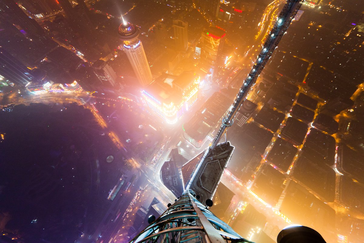 The last piece from the Vertigo series in my OnTheRoofs collection.