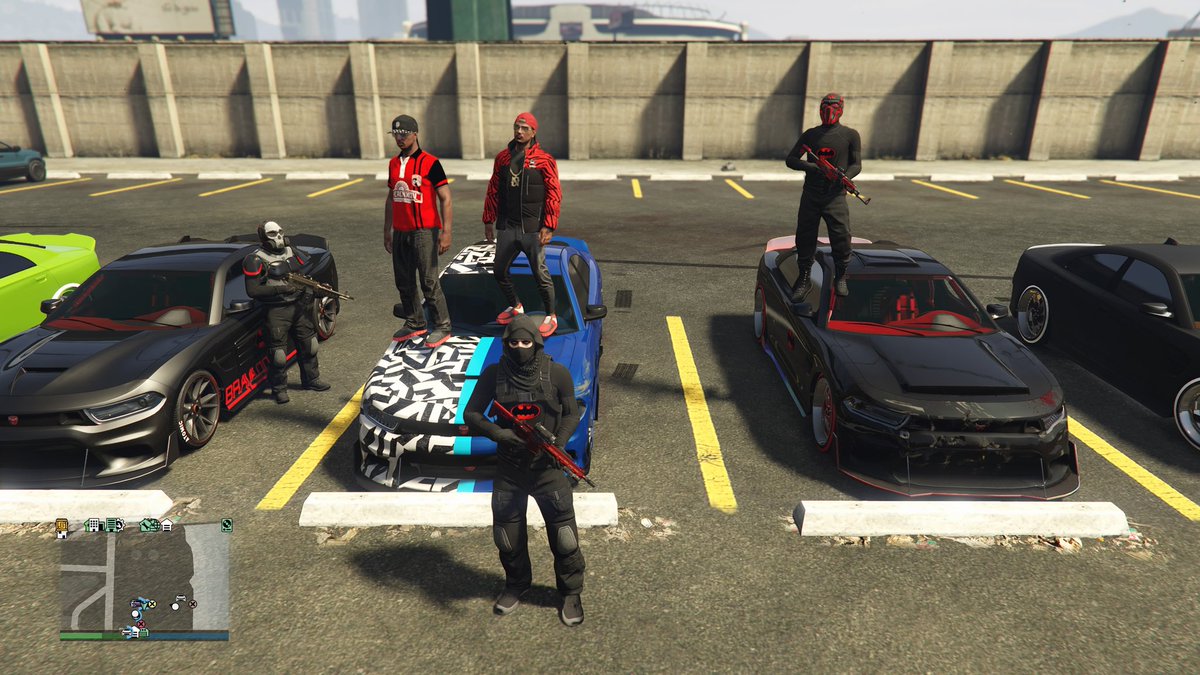 BatClanGaming's tweet photo. Bat Clan at representing at the car show! 🦇💪 #GTAV #BatClan https://t.co/brVA3AyhIs