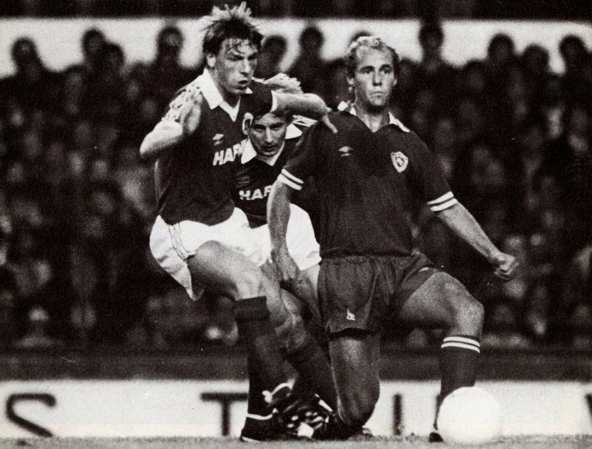 LCFCprogs's tweet photo. #RandomLCFC ๐ฆ
Sep 1980: @ianwilsonsoccer remains composed under pressure, despite the close attention of @stevemacca11 and #AsaHartford...
#LCFC #EveLei https://t.co/8Hwi8Dis5R