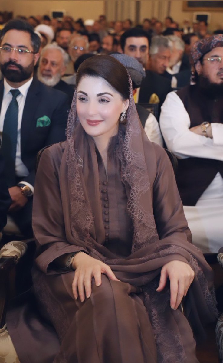 SaniaaAshiq's tweet photo. Maryam Nawaz during Oath taking ceremony of Prime Minister Shehbaz Sharif https://t.co/gOMmMIi4cz