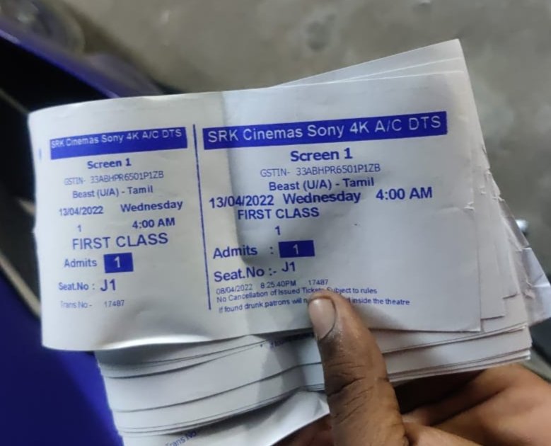 PaulMoses28's tweet photo. @sunpictures @actorvijay @Nelsondilpkumar @anirudhofficial @hegdepooja @selvaraghavan @manojdft @Nirmalcuts @KiranDrk @anbariv #Beast #FDFS https://t.co/GGet5sWac6