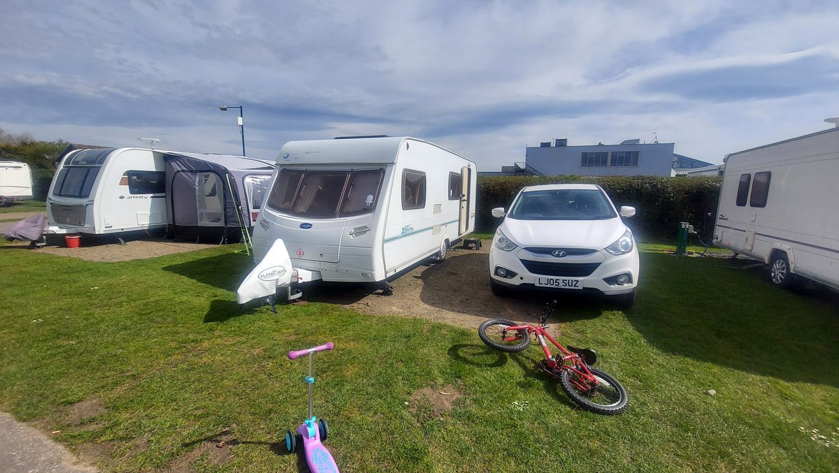 Looksuniquesign's tweet photo. Moved on today on our wee easter tour and now at @StanwixPark ❤❤ brilliant wee day today now chilling with some adult drinks 🤣🤣 #caravanning https://t.co/FhiZ5mvqBs
