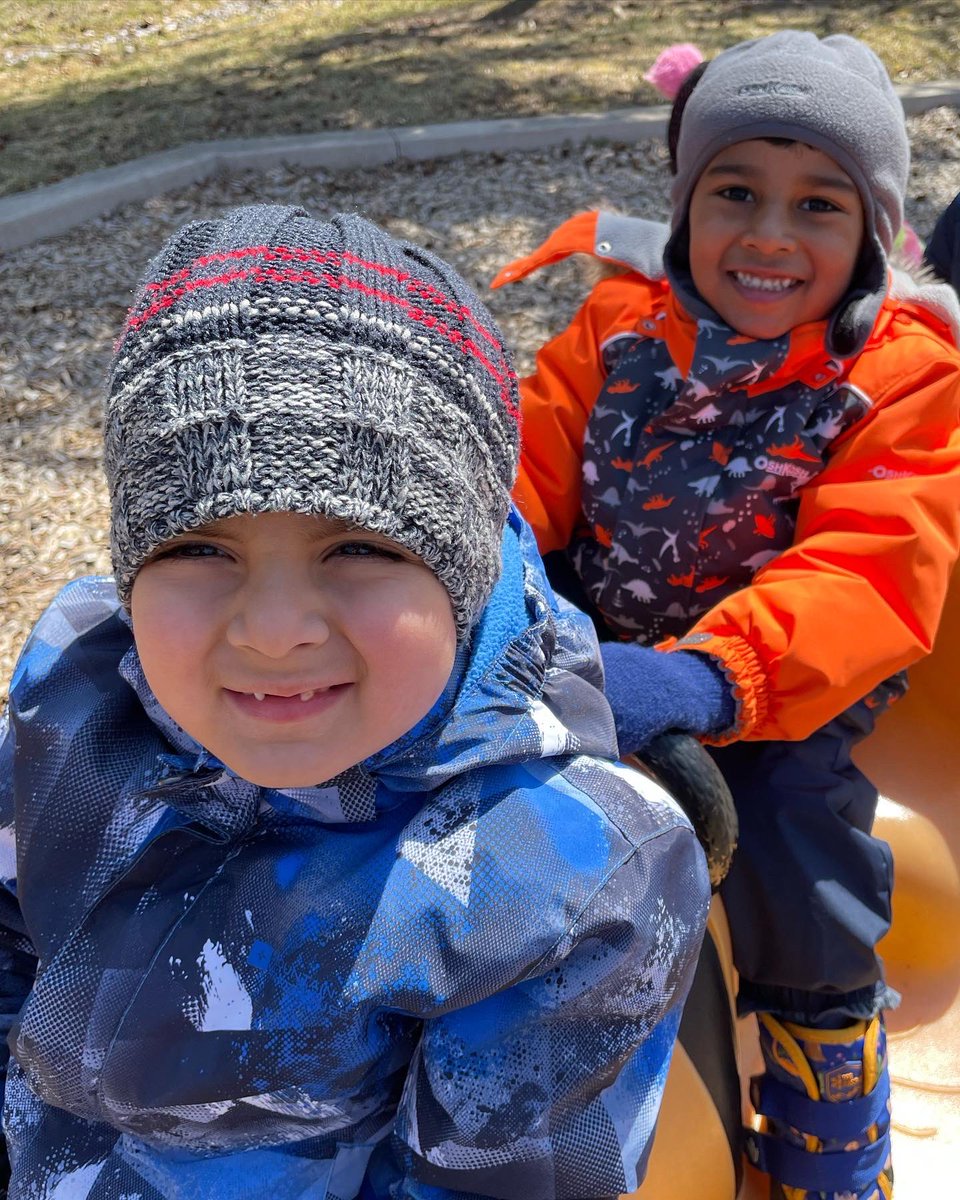KinderKollegePS's tweet photo. So excited to have McKenzie join our KinderKollege Family! ❤️The Kindergartens enjoyed the Spring sunshine ☀️ at the park this morning for Recess!  Then we searched 🔎 for signs of Spring in our Legacy Garden! 🌹
#firstrecesstogether #firstrecess #funatthepark #funinthesun😎 https://t.co/UwfAgXfz3K