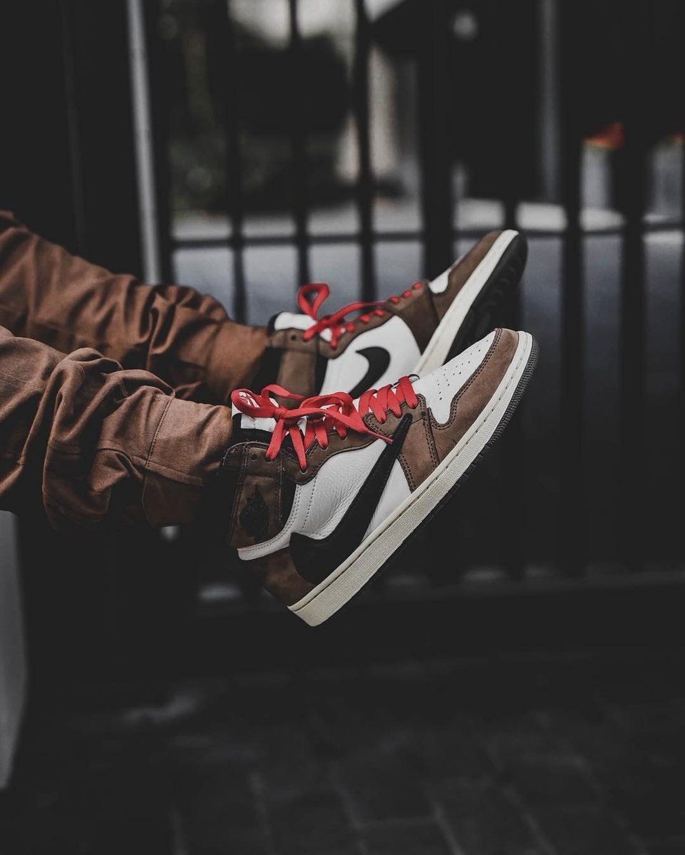 Travis_ScottXIX's tweet photo. Air Jordan Travis Scott à acheter à 106,80 $ https://t.co/RDmhaaljYp