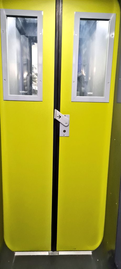 Justin on eurostar tweet media