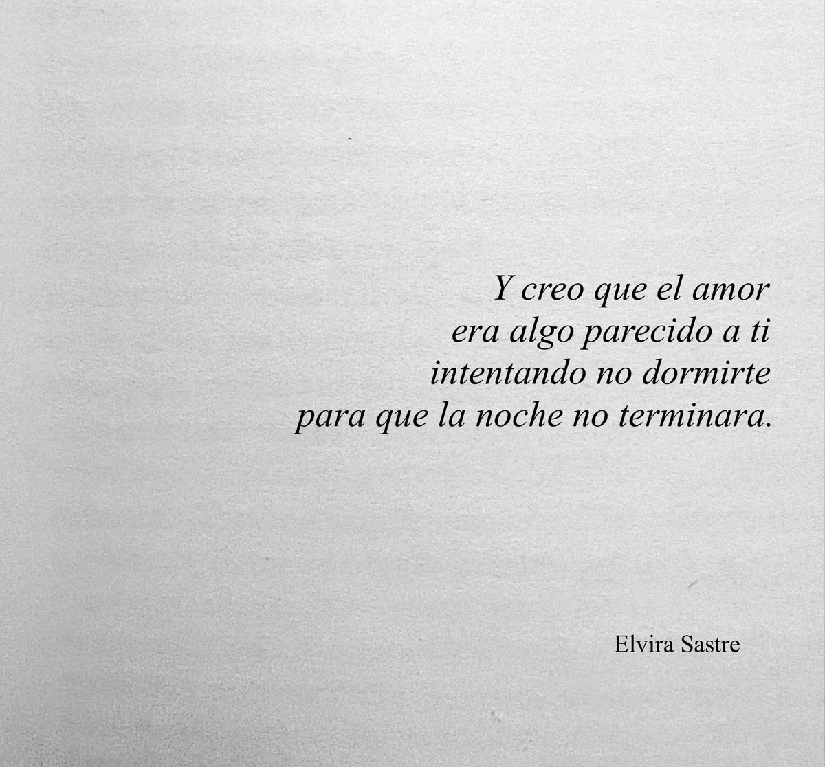 elvirasastre's tweet photo. Viajé al pasado y ahí también me estaba esperando la poesía. https://t.co/fCzwltGkb7