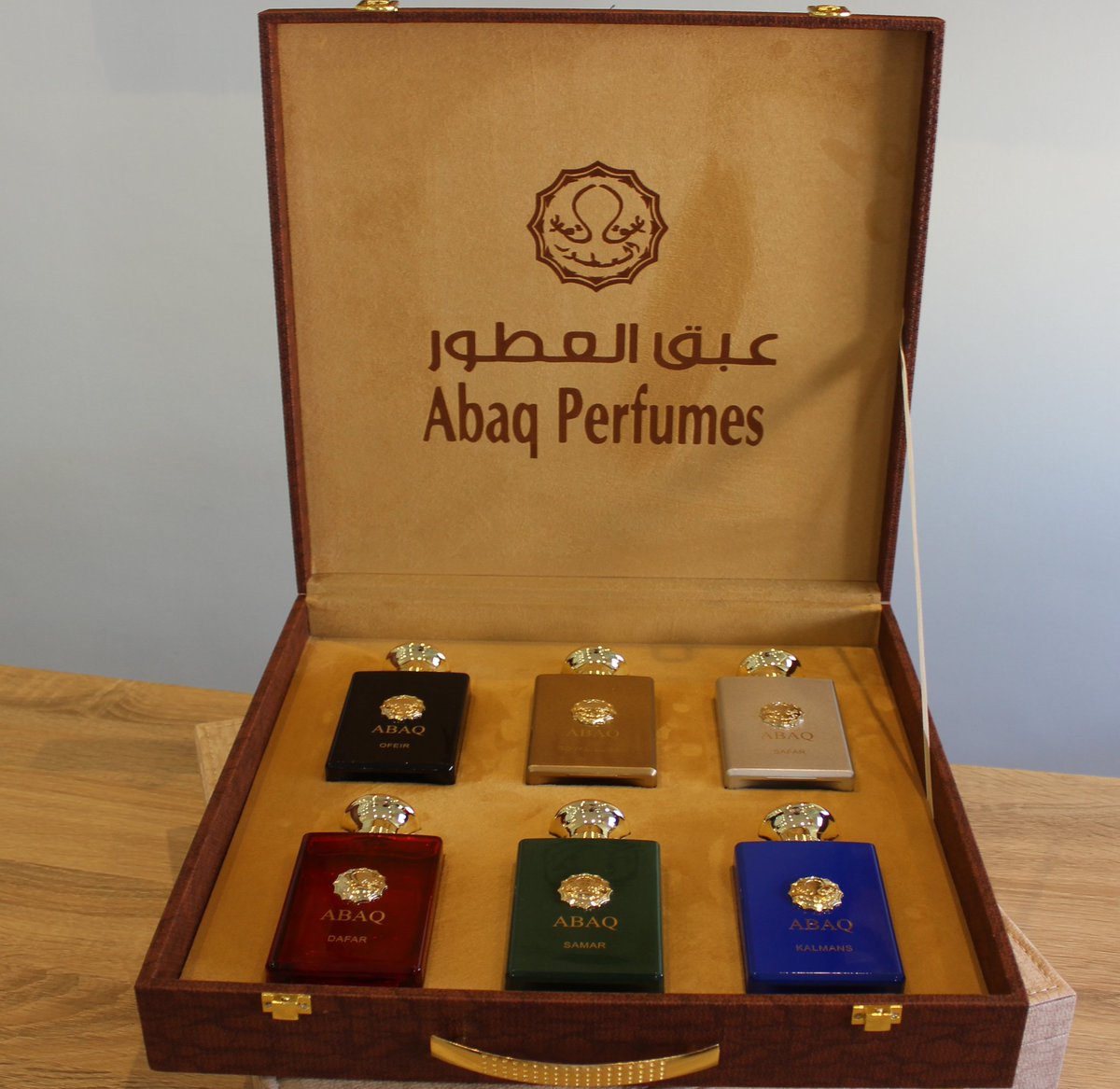 الفخامة والأصالة مجتمعة في طقم واحد، طقم "عبق" عطور  متعددة بتصميم فاخر