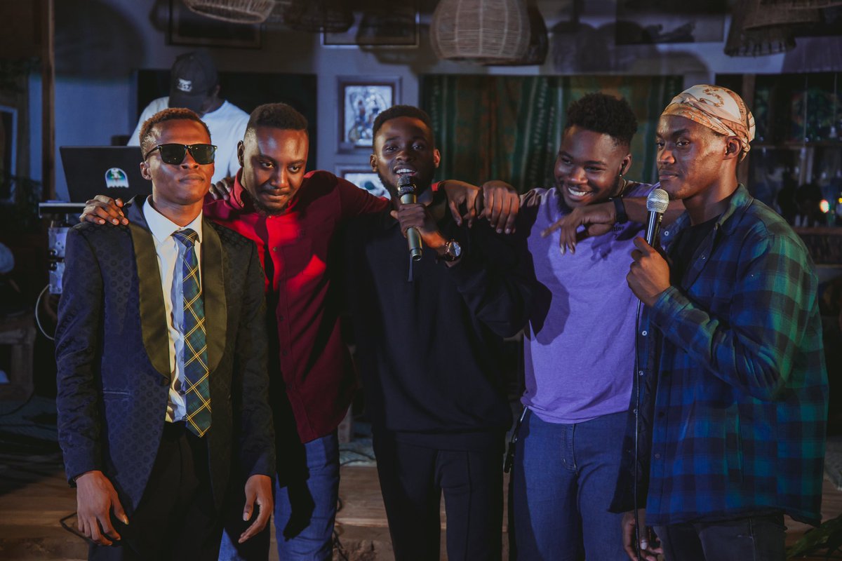 ebuka_mic's tweet photo. Untitled ABJ was a blast! Thanks to all my guys that came out! #UntitledTheTour #ComedyByTheNewSchool https://t.co/yDfafUN0vS