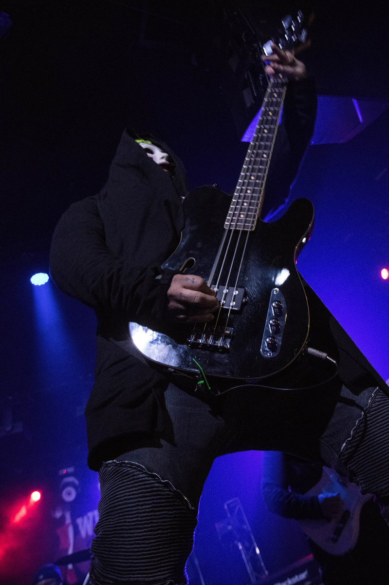 royaltykult's tweet photo. Photo by @bl6ckr0s3
#royaltykult #whiskyagogo #geminisyndrome #pushingveronica #worldwidepanic #havocfaction #alternativemetalmusic #nualternative #bl6ckr0s3images https://t.co/FpZHESCO7i