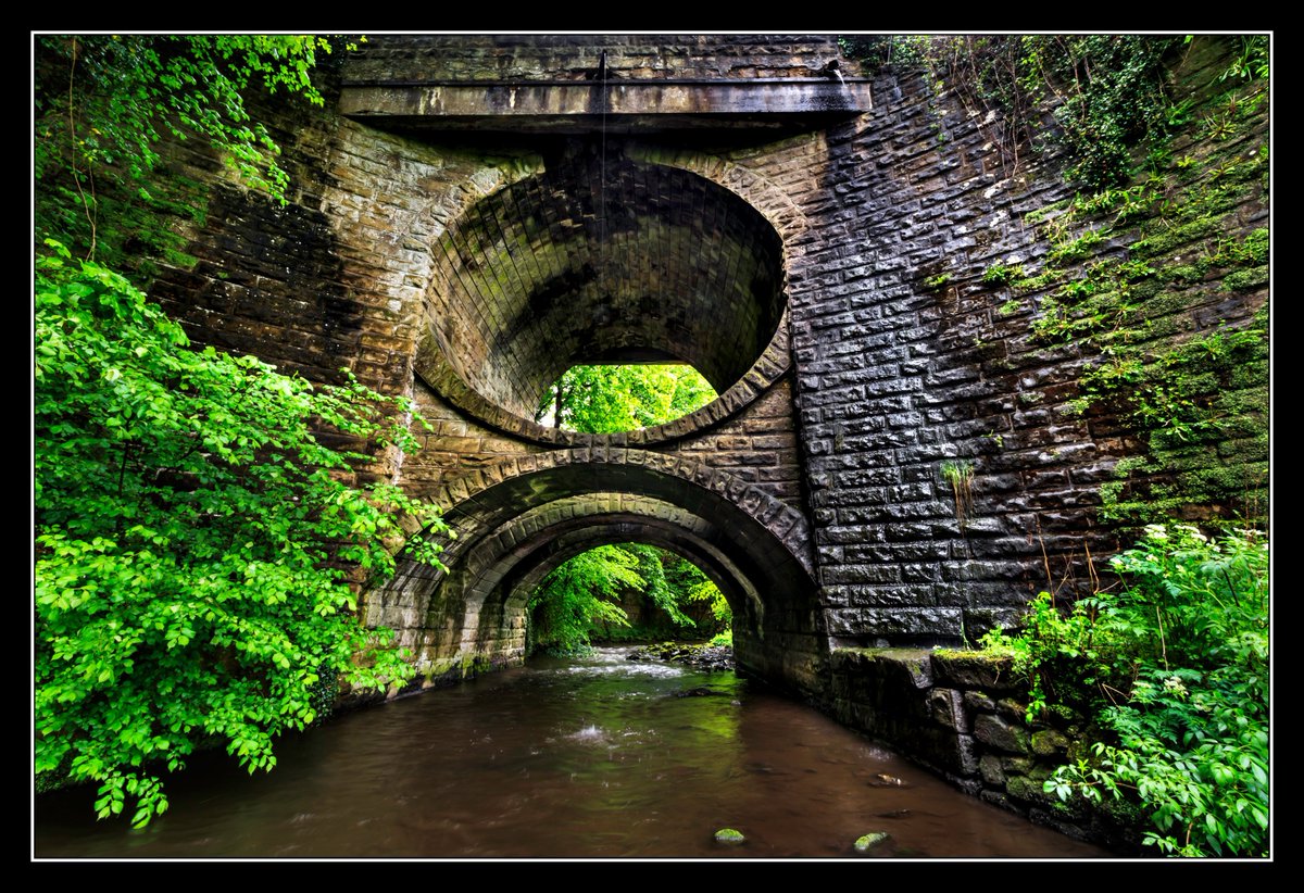sabreroads's tweet photo. Opening in 1819, Bannockburn Bridge is an impressive structure which most A9 users will cross without realising. Thomas Telford designed a rare double arch to provide height &amp; stability. To truly appreciate the elegance of this bridge, you need to get your wellies on. https://t.co/jREKLUG0Jf