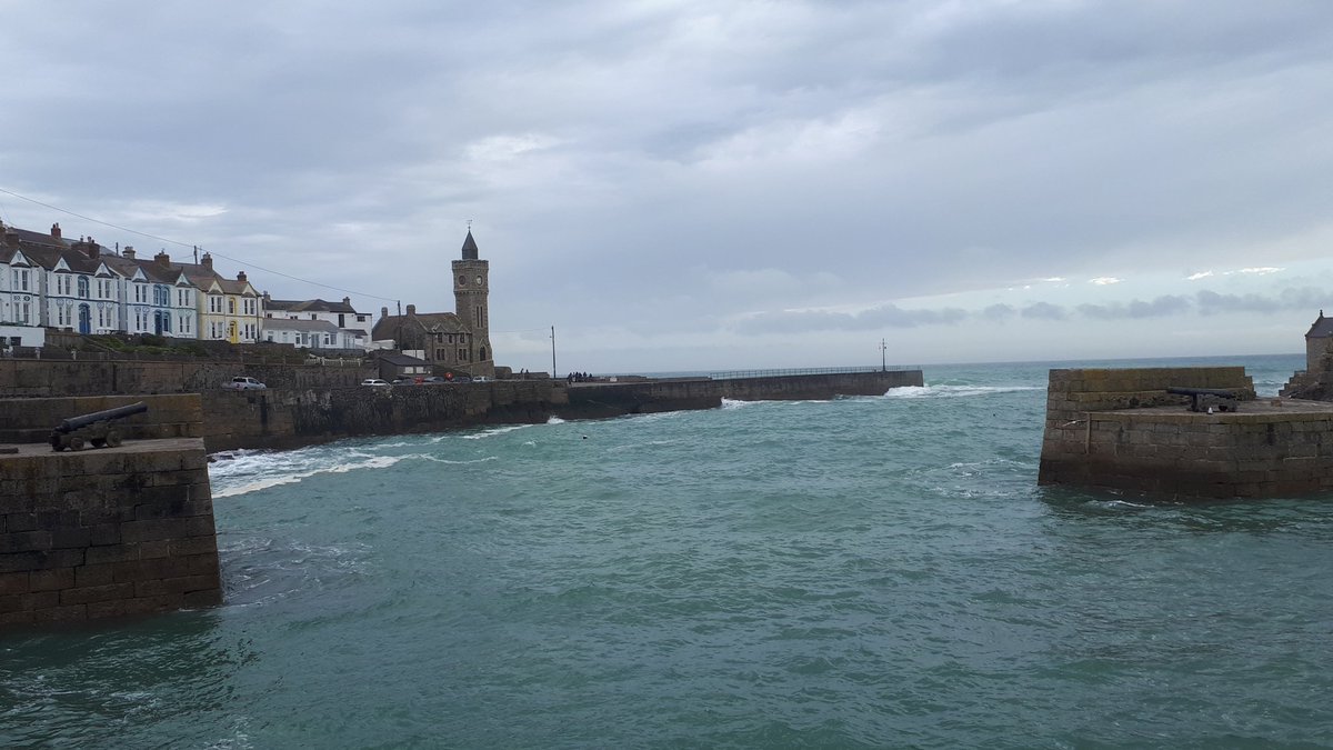 RenateDavieTour's tweet photo. Today was #icecreammonday 🍦😋
Best @Roskillys icecream enjoyed in #porthleven.

@PorthlevenFest @PorthlevenFish @hmcgport @PorthlevenLit @PorthlevenBand @LizardNT @DolveanHouseBB 
#veganicecream #veganfood https://t.co/cpKb7L1lrh