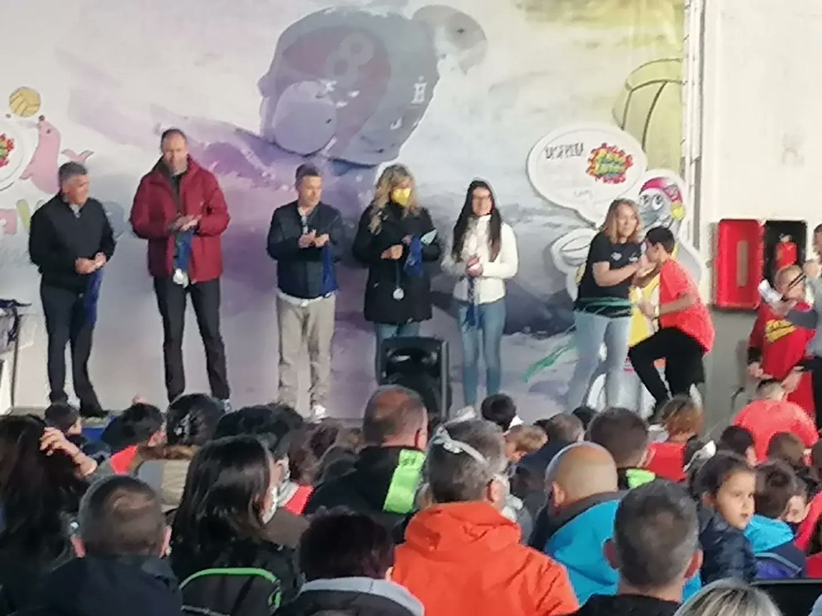 MaryLopez_Tgna's tweet photo. 😊Molt contents que tant els esportistes com els seus familiars hagin pogut gaudir de la nostra #meravellosa ciutat! Fins a la propera!🙌 A #Tarragona ens agrada l'esport!👏
#EsportsTGN https://t.co/s0WI4AZjSl