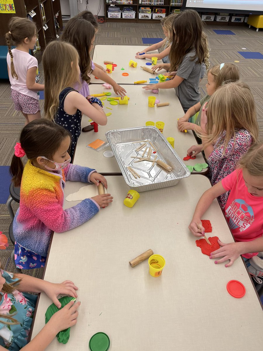 Boyer Elementary Library tweet media