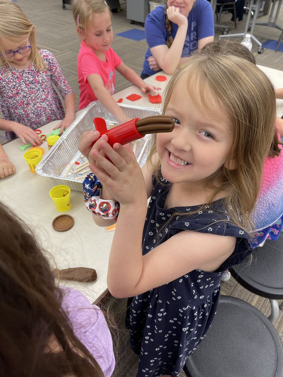 Boyer Elementary Library tweet media