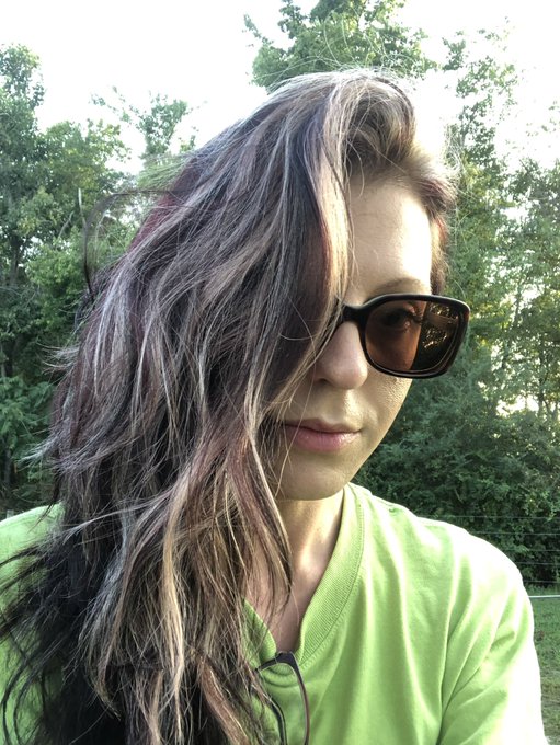 Happy Monday world! https://t.co/wgUPCpFzbK