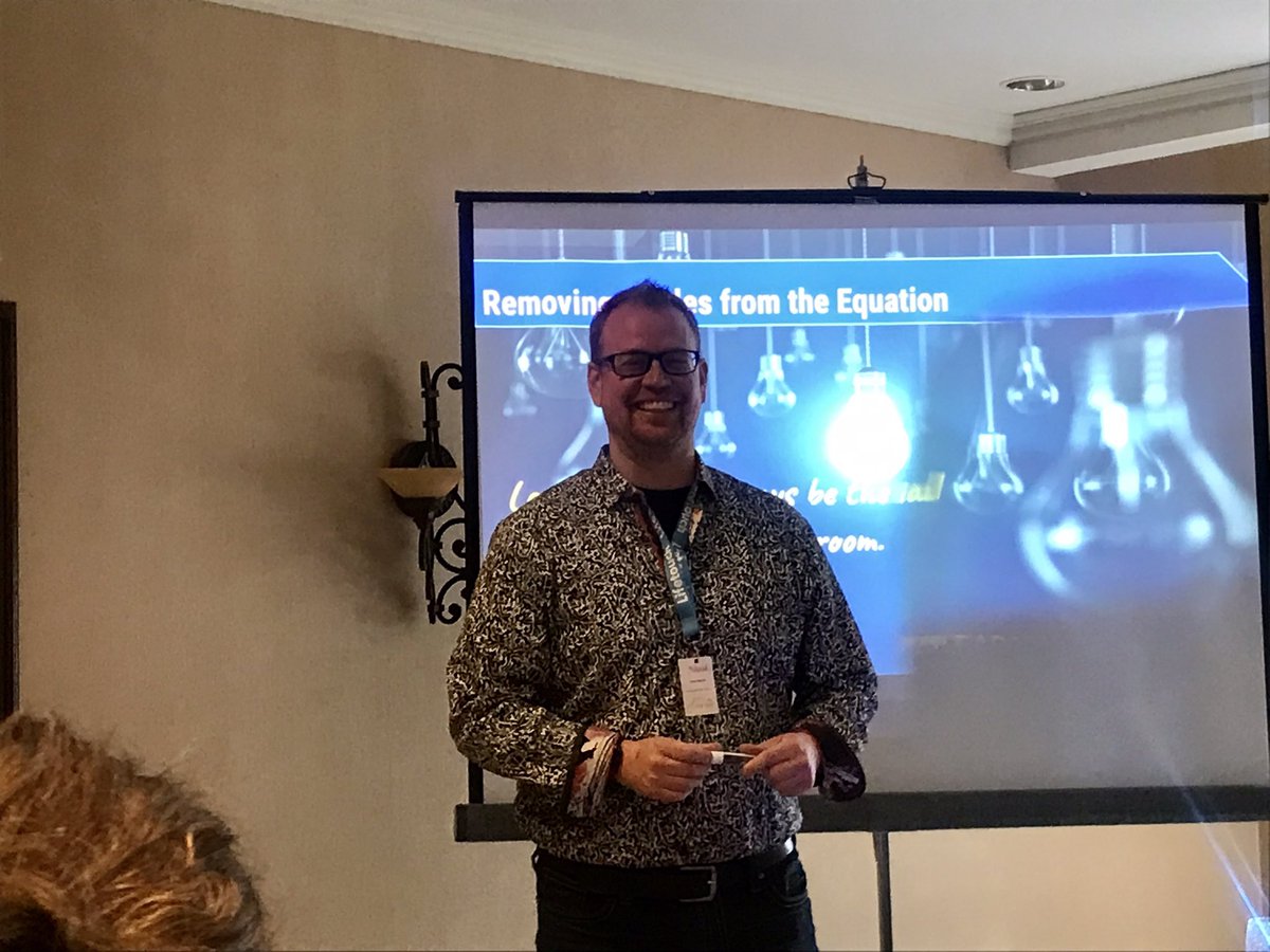 Kath_Pritchard's tweet photo. Standing room only for  @d_martin05 session on removing grading from classroom #ulead2022 https://t.co/iXUx8VrTCn