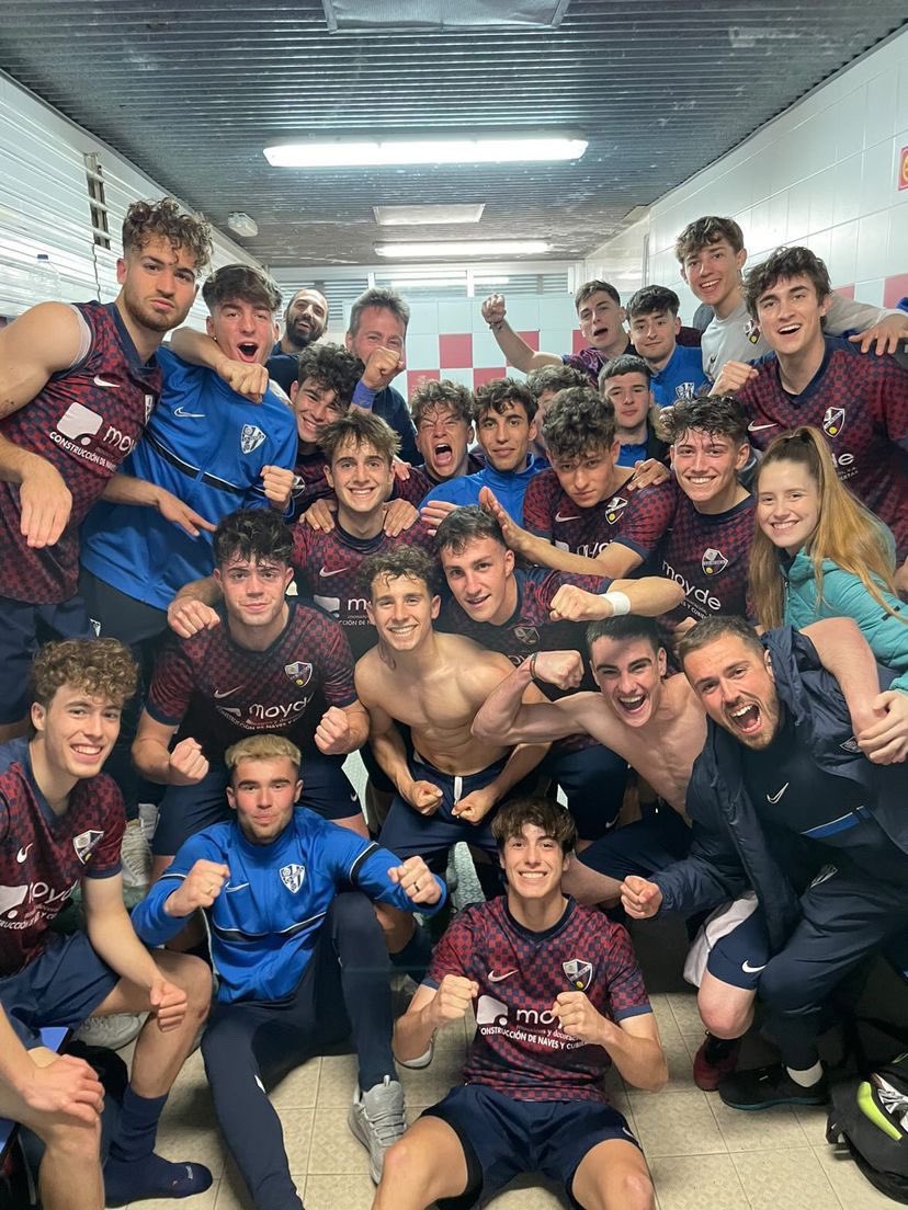 🔥 ¡Victoria in extremis! 🔥

Los azulgranas tiraron de carácter para llevarse un nuevo triunfo en los últimos 10’. ¡Un pasito más hacia el ascenso!

✅ #LigaNacional
SDH Juvenil A 3️⃣-1️⃣ St Casablanca
⚽️⚽️ Antonio
⚽️ Puente

#CanteraSDH 🔵🔴