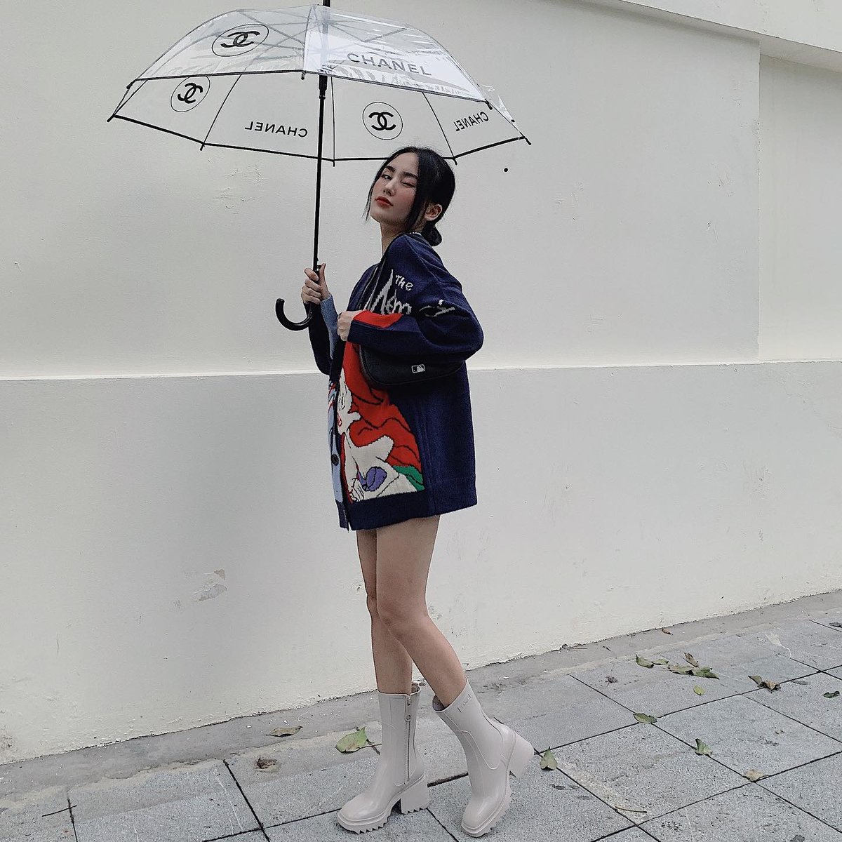 NgocSylvia88's tweet photo. When it's rain look for rainbow, When it's dark look for star 🌧️💦 #freedom #lifestyle #fancystyle https://t.co/F88WFNhwNz