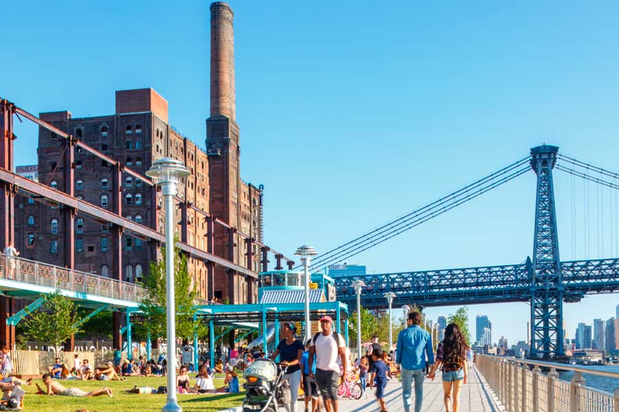 Wondering where to stay in #Brooklyn? In her latest post, Larissa dishes on her favorite hotels  in Williamsburg, including <a href="/WytheHotel/">Wythe Hotel</a>! 

travellemming.com/where-to-stay-…