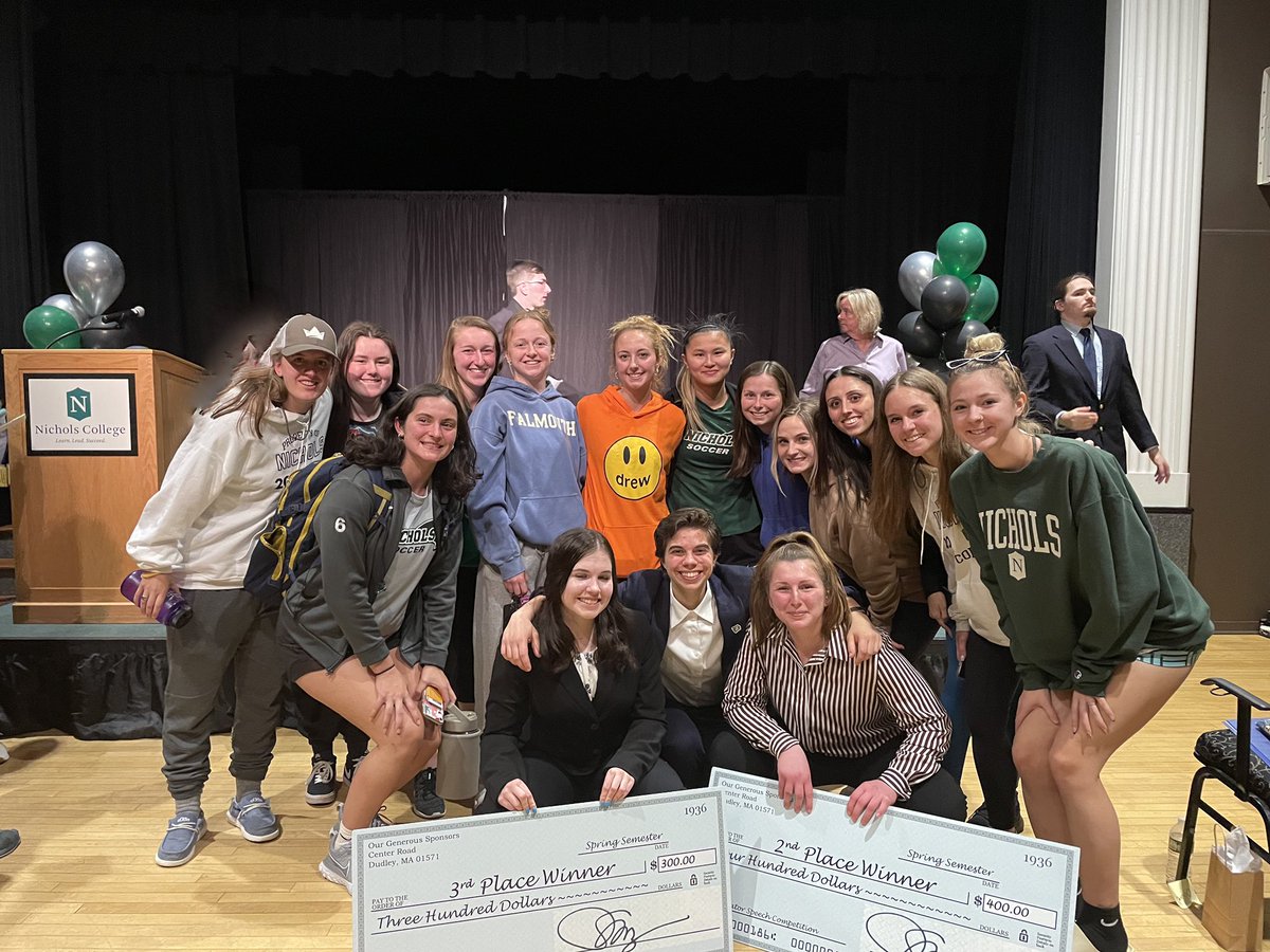 THAT is what this team is all about! Hard work on the field AND in the classroom with support from the team!! So proud of Meg Butler and Ari Owen for their hard work in the Elevator Speech Competition put on by @nichols_college!! #bisonpride #nicholscollege #gobooksgobison