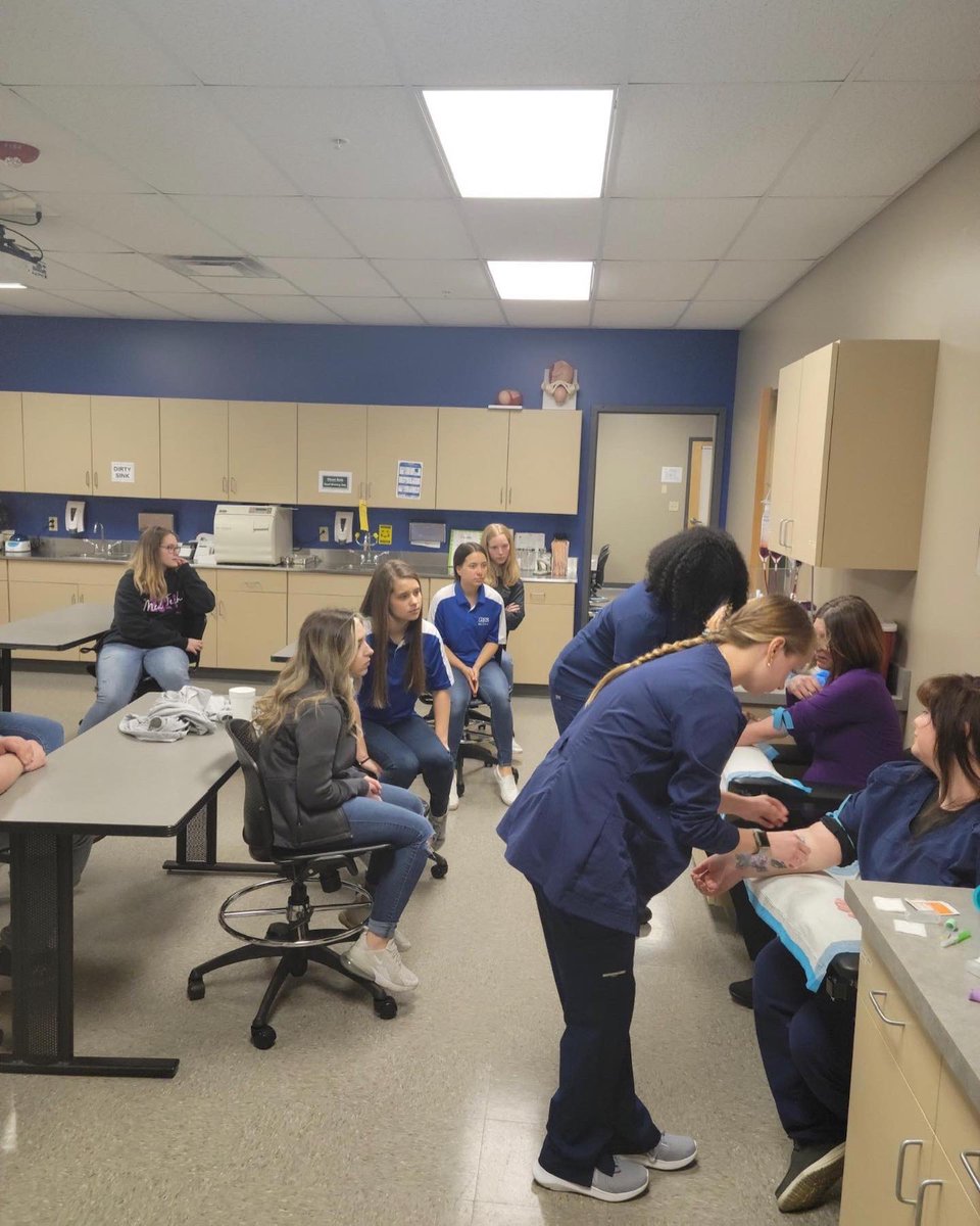 G-CTEC Med Tech seniors spent the day exploring the health programs at both Piqua &amp; Troy Edison campuses. #theirfuturesarebright #cteworks