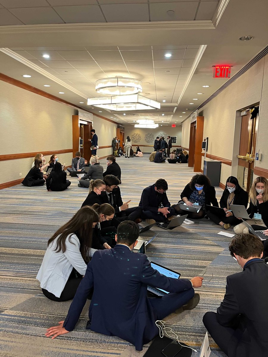 TheOfficialNMUN's tweet image. Day 2 of #NMUNNY22 Week B is coming to an end. Today was the day of collaboration as we have seen some of the largest groups of delegates working hard on working papers. #futuredelegates #collaboration