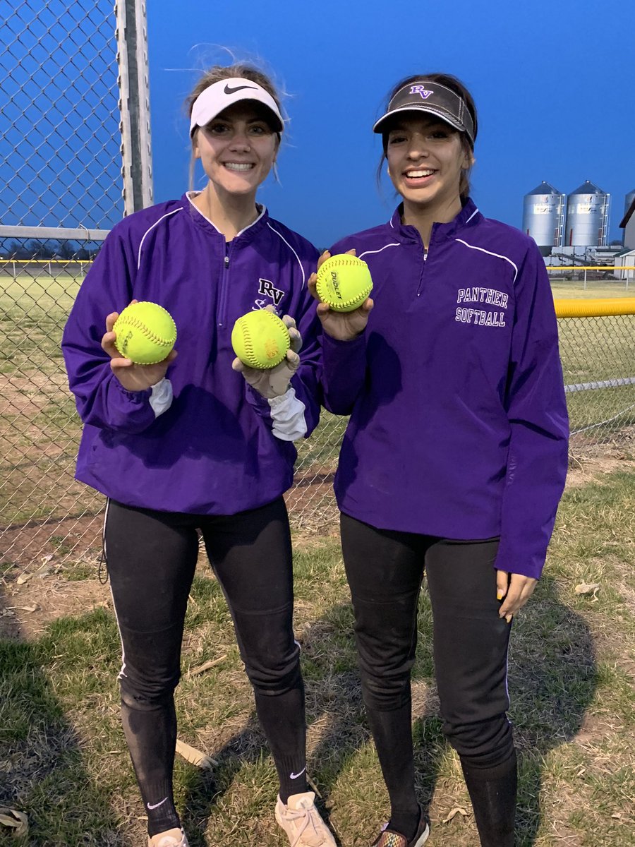 Bomb squad 💣💣💣🔥🔥🔥💪🏼💪🏼💪🏼
Rodewald gets her 4th 💣 of the year
<a href="/AlysaLadson/">Alysa Ladson</a> 6/7 3-2b 2-💣💣 6rbi
<a href="/RV337/">Royal Valley</a> gets 2 wins over Hiawatha 8-4, 16-5 <a href="/sportsinkansas/">Sports in Kansas</a> <a href="/KanzalandSports/">MSC Sports</a> <a href="/KansasPregame/">Kansas Pregame</a> <a href="/peterson_rick/">Rick Peterson</a> <a href="/HoltonRecorder/">Holton Recorder</a>