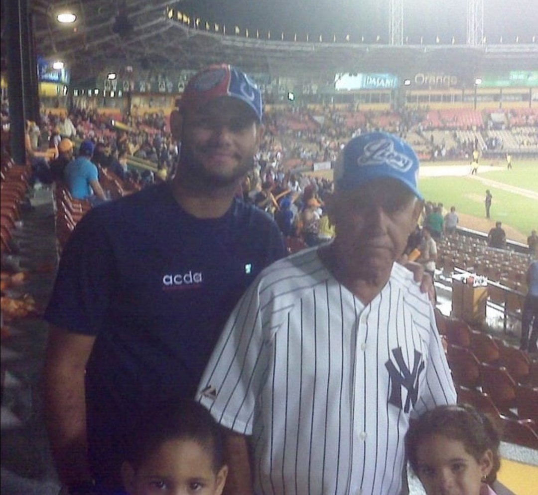 robertndtriswim's tweet photo. 9 años ya #queridopapi
GRACIAS 🙏🙏🙏 https://t.co/BwZAdEEMCp