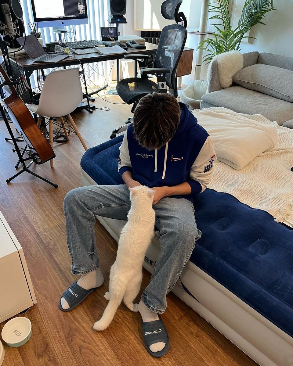 [🇱🇷#TradeL in Los Angeles 300322]

💙: hey pru, do you want sum snack??