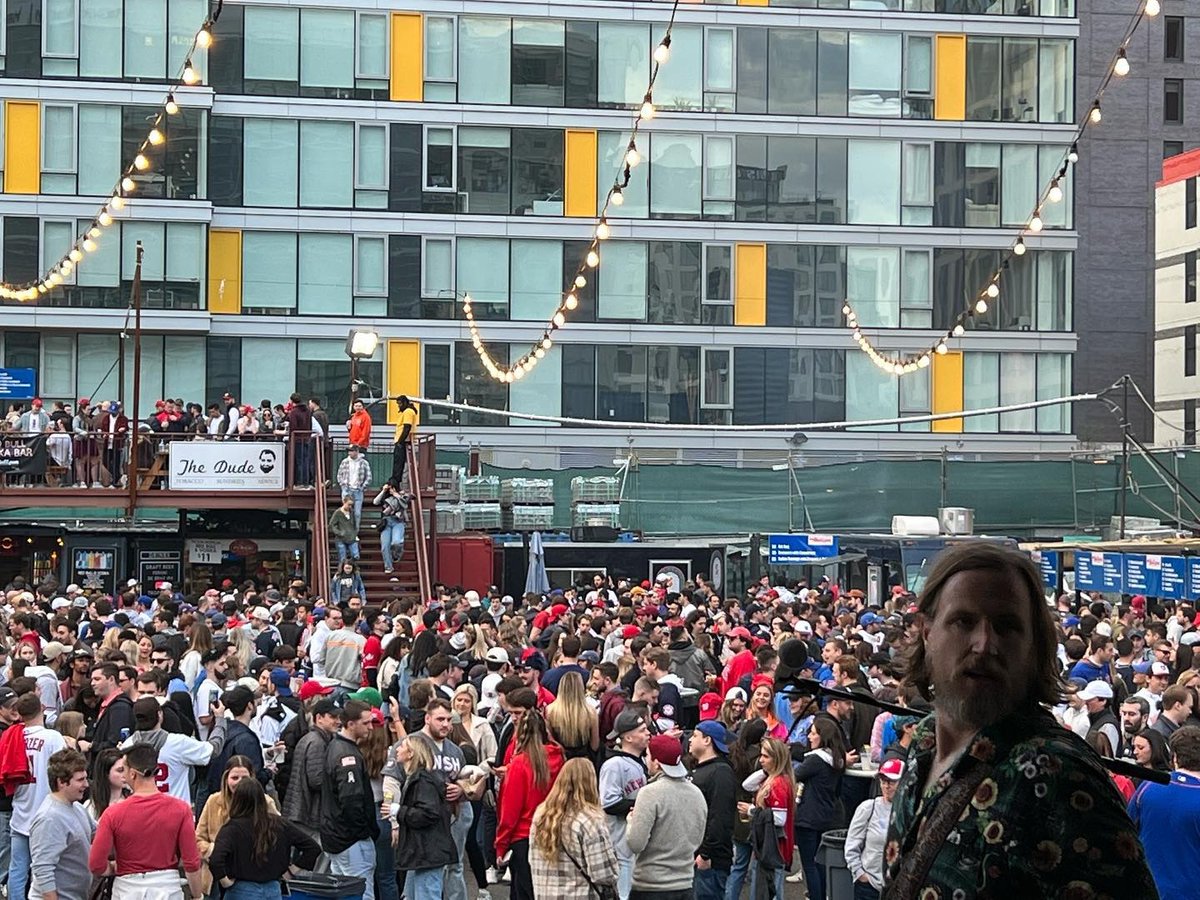 Our friends The Last Real Circus took over The Bullpen in DC this weekend and had one hell of a party 🎉 

Get involved with shows like this ☝️ by downloading SHOWX below and setting up your artist profile to start booking

showx.com/join