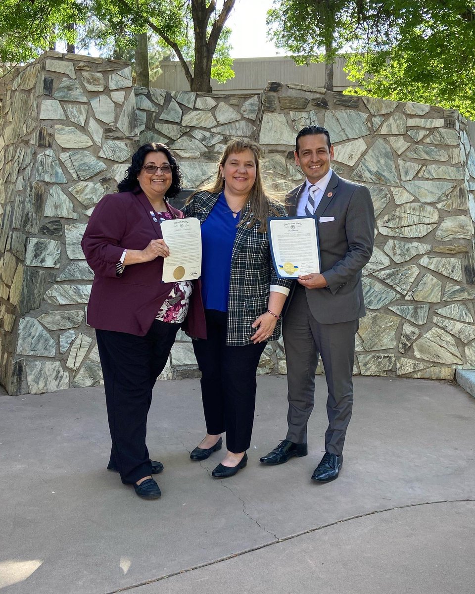 PHXWater's tweet photo. Kicking off the week at the #AZStateCapitol. 

Phoenix Water Assistant Director and #AZ Water Association President Brandy Kelso accepted the proclamation declaring April 11-17 #AZWaterProfessionals week! 

#PHXWater 💧 https://t.co/O6mr28nQLj