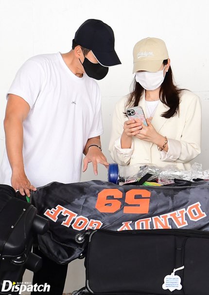 tash_kim_'s tweet photo. ￼
[Exclusive] "The eyes are saying, I love you"... Hyun Bin ♥ Son Ye-jin, LA Honeymoon Captured

https://t.co/rmjsNKUQ83 https://t.co/1KatBb2dFi