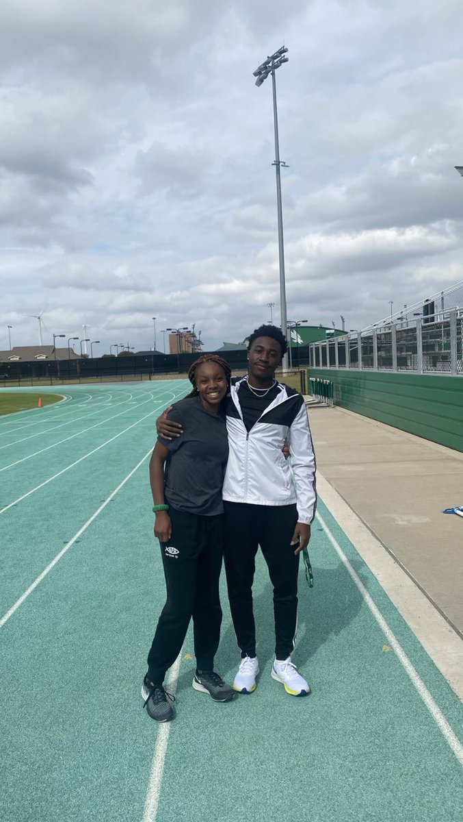 Emmanuel_Ekong1's tweet photo. After a Great Talk With Coach Sheffield I’m Beyond Blessed to Receive a Offer From The University Of North Texas💚🟢@NocroF @unt @GregSholars https://t.co/m0uDoYbMNk