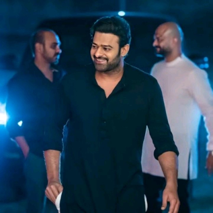 YOYOKINGOFRAP1's tweet photo. Handsome hunk🙏
#Prabhas #MaheshBabu https://t.co/TnhClRkdEJ