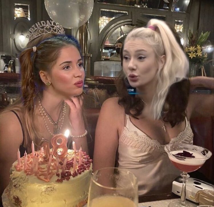 her seyim bir zamanlar sitedeki tek var olma sebebim.. simdi ikimizde bu siteden uzak olsak da basta kasarlık olmak üzere namımız hep sürecek<3 iyi ki varsın iyi ki doğmussun omrum❤️ <a href="/comelysudey/">Sude</a>