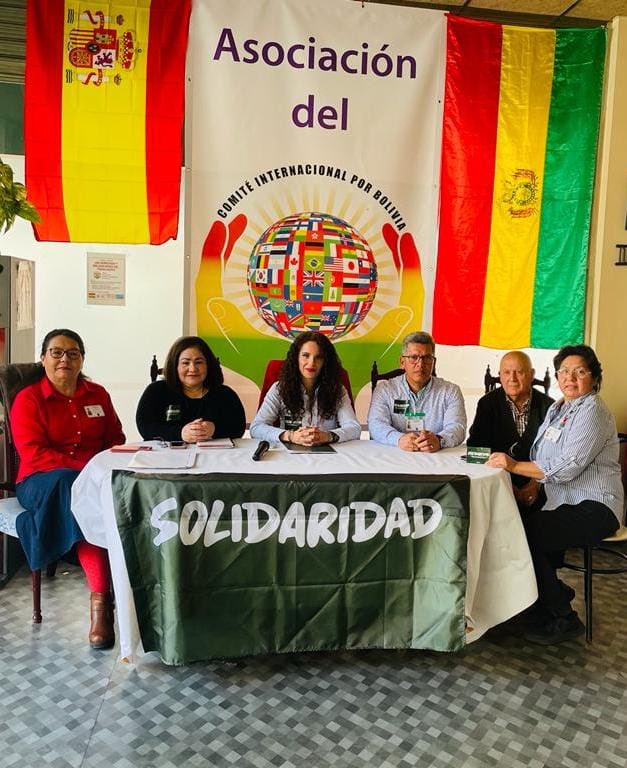 ORQUIDEAS69's tweet photo. Satisfactoria Charla Coloquio del Comité Internacional por Bolivia, con la presencia de la Delegada del Sindicato Solidaridad de la Región de Murcia. https://t.co/lQqq8DkFww