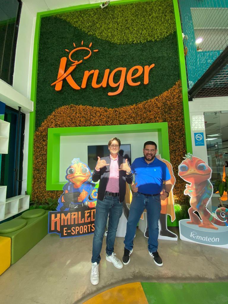 kruger_labs's tweet photo. Buscamos fortalecer el ecosistema emprendedor ecuatoriano, en esta ocasión Andrés Vasconez CEO de @WorkingUpEC nos visitó y estamos seguros que los vamos a sorprender con varios eventos y retos.
#emprendimiento #startup #workingup #kruger #krugerlabs #ecuador https://t.co/NuTe1IEu2J