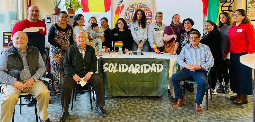 RUTHCQ3's tweet photo. Satisfactoria Charla Coloquio del Comité Internacional por Bolivia, con la presencia de la Delegada del Sindicato Solidaridad de la Región de Murcia. https://t.co/YHeoEkZ8cT
