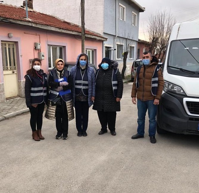 SedaOgulmus_'s tweet photo. 📍GAZİPAŞA Mahallemizdeyiz..

İl Kadın Kolları Başkanlığımız düzenlemiş olduğu İftar programına katılım sağladık. 

Bereket ve Kurtuluş ayı olan #Ramazan - ı Şerif'in bereketini paylaştıkça çoğaltmaya devam ediyoruz..

@aysekesir
@GulerYuksekdag
@sebileayar_
@AKKADINGM https://t.co/xTXXKt8EF7