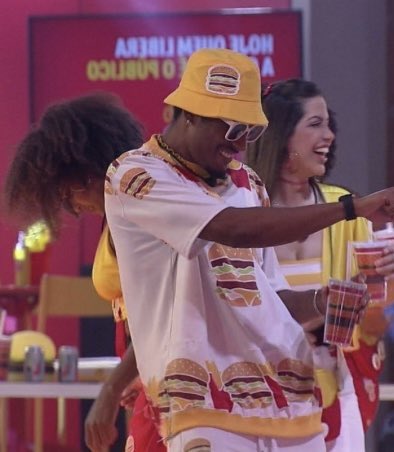 taiihablando's tweet photo. de um lado vemos nossa linda Jade Picon Camilo e do outro lado vemos o mais gato Paulo André Picon #jadre #peade #japa https://t.co/OwAvs92FHH