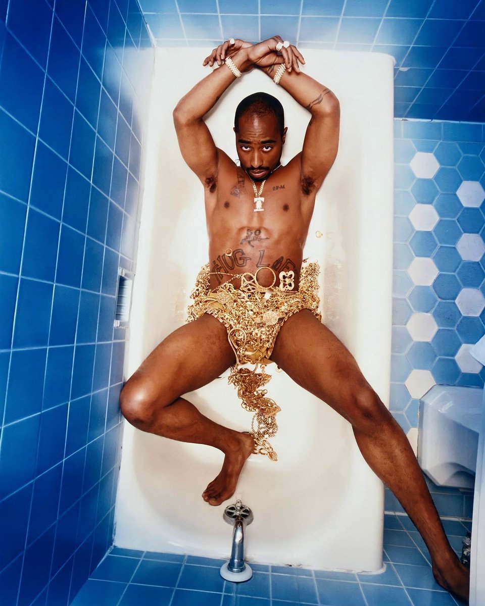 khaaree's tweet photo. tupac controversial photoshoot for details magazine with David LaChapelle eats. https://t.co/Zsqu6ZEzAN