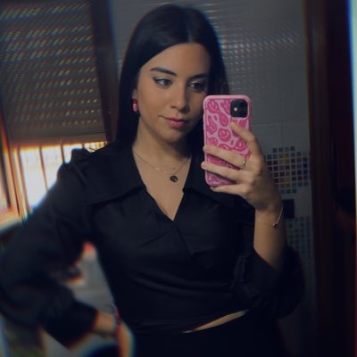soniaa97s's tweet photo. #NuevaFotoDePerfil https://t.co/pc2RT4lRZZ