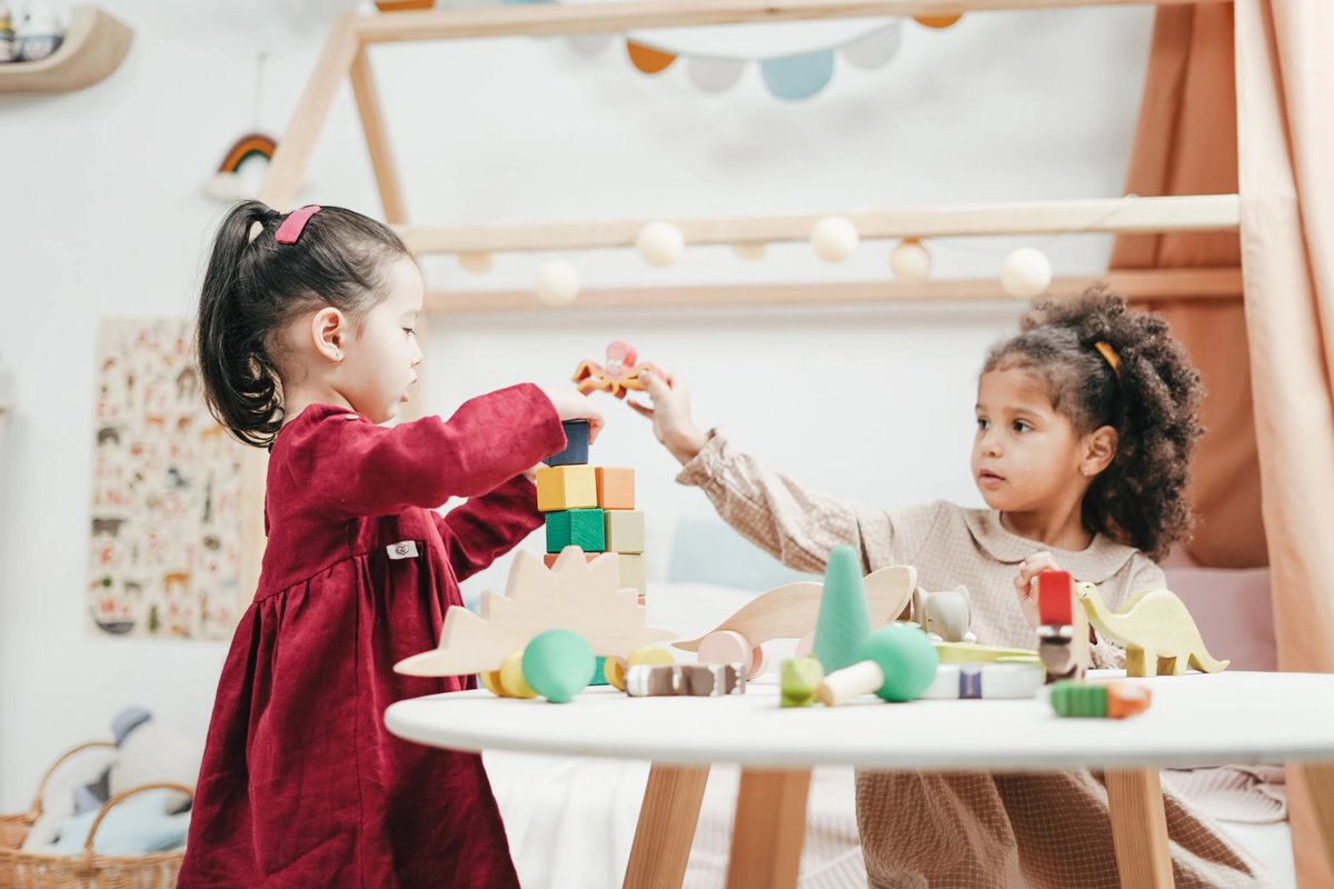 appleseed_33432's tweet photo. In our toddler rooms, Children can choose from large, chunky puzzles with knobs or challenge themselves with more complex puzzles. They can also play with cause and effect toys, or stack colorful nesting barrels inside one another etc. 
.
.
. 
#TheAppleseedPreschool https://t.co/Jc6bIVN465