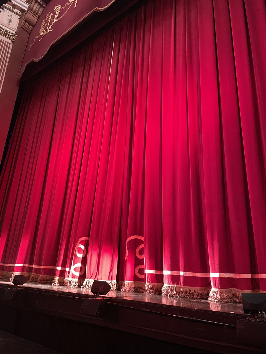 Dreamboats &amp; Petticoats:  Bringing On Back The Good Times! down at @NewTheatre was absolutely fantastic!! Such a feel good &amp; upbeat show, incredible cast who were talented in every way, I loved it so much ❤️🙌🏻😍
 <a href="/ElizabethCUK/">Elizabeth Carter</a> <a href="/DavidRibiMusic/">David Ribi</a> <a href="/alihill/">Alistair Hill</a> <a href="/davidluke86/">David Luke</a> <a href="/SamaraClarkee/">Samara Clarke</a>