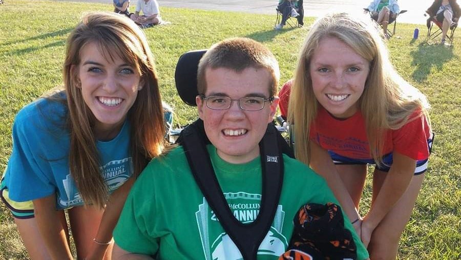 CincyTOPSoccer's tweet photo. VOLUNTEERS NEEDED ASAP!
Saturdays April 16  - May 23 
11AM  - Wall2Wall Mason.
Provide a helping hand, adapt activities, just be a friend!
Register https://t.co/Nk0TiegsU5.
Give us an hour once a week for 6 weeks, change a player's life for every (and probably your own as well!) https://t.co/oKcVpj8kFR