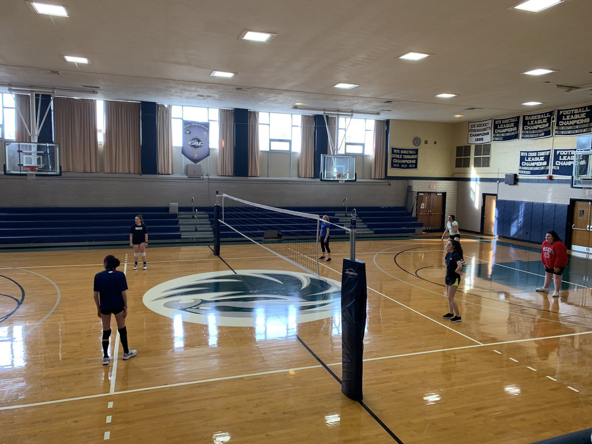 BristolBayhawks's tweet photo. First day of #intramural #volleyball. There are spots available for enrolled @BristolCC students. https://t.co/dmmmLs148n
