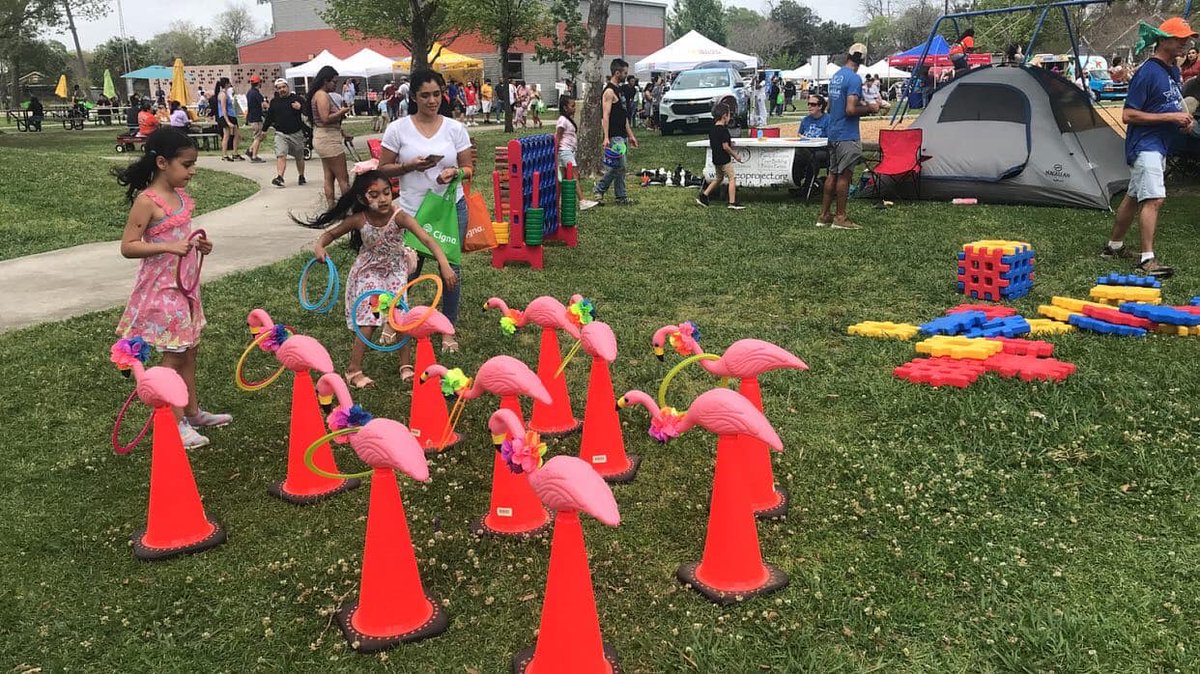 MayorsEvents's tweet photo. We had a blast at Montie Beach Park on Sunday! It’s always fun to explore different neighborhoods throughout Houston. Next up, @Cigna Sunday in the Park will be at Hackberry Park on May 15th #InTheParkHTX https://t.co/P2icerPEuK